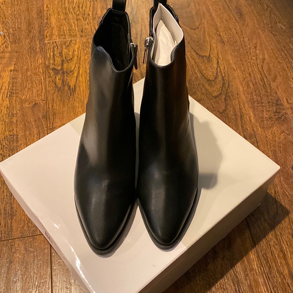 Baylee bootie /black /size 8.5